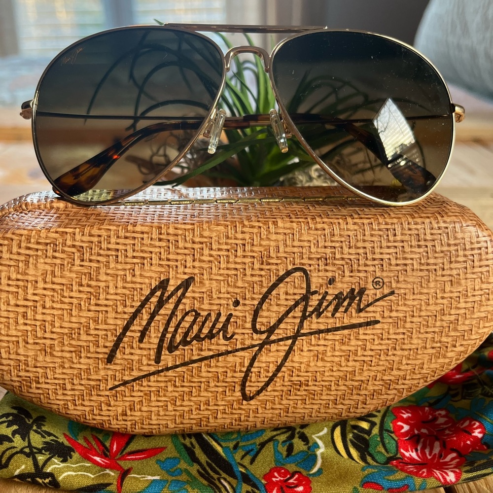 Maui Jim, “Top Gun”, Mavericks, Polarized Aviator Sunglasses. Unisex. Like New.